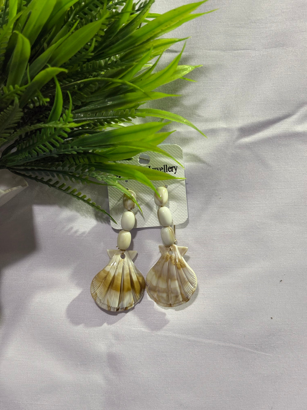 Beautiful see shall earrings