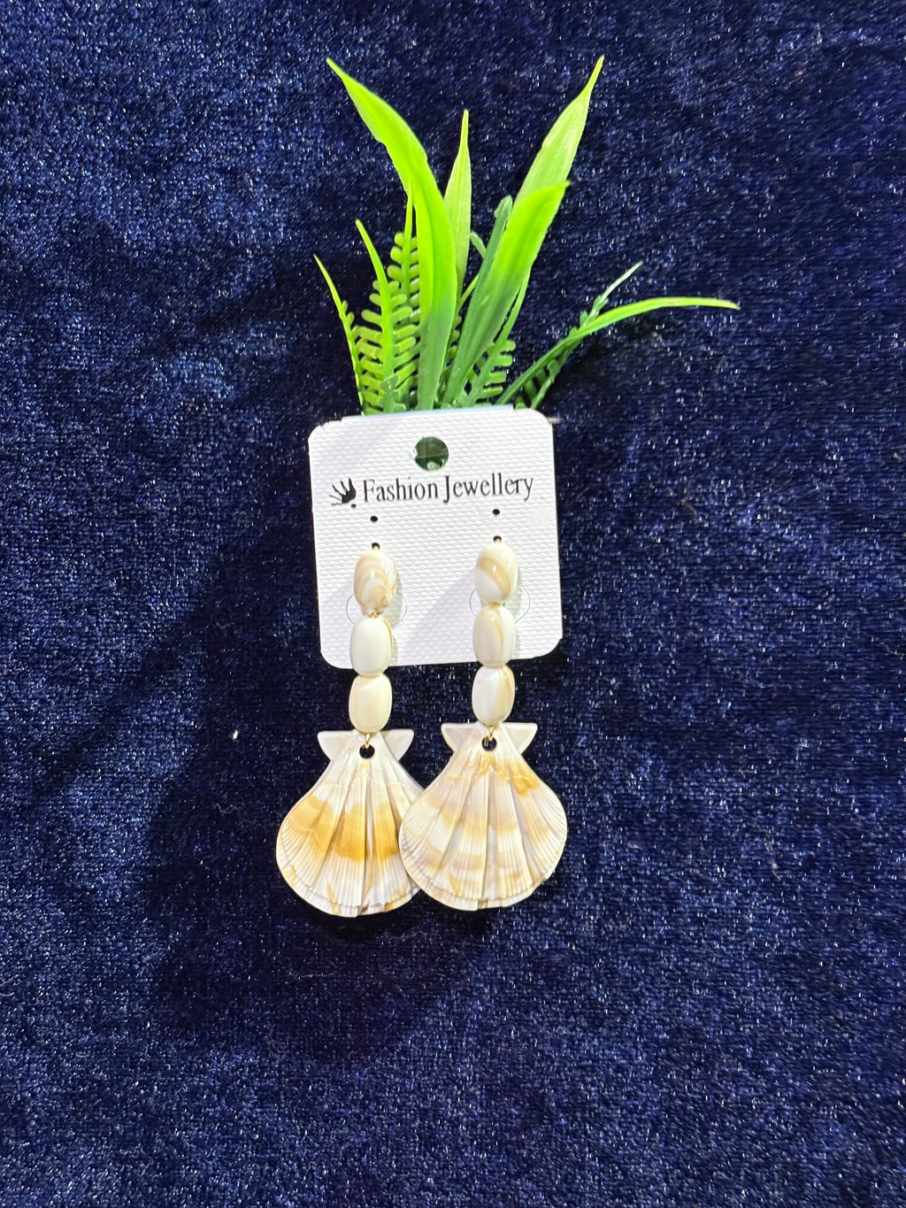 Beautiful see shall earrings