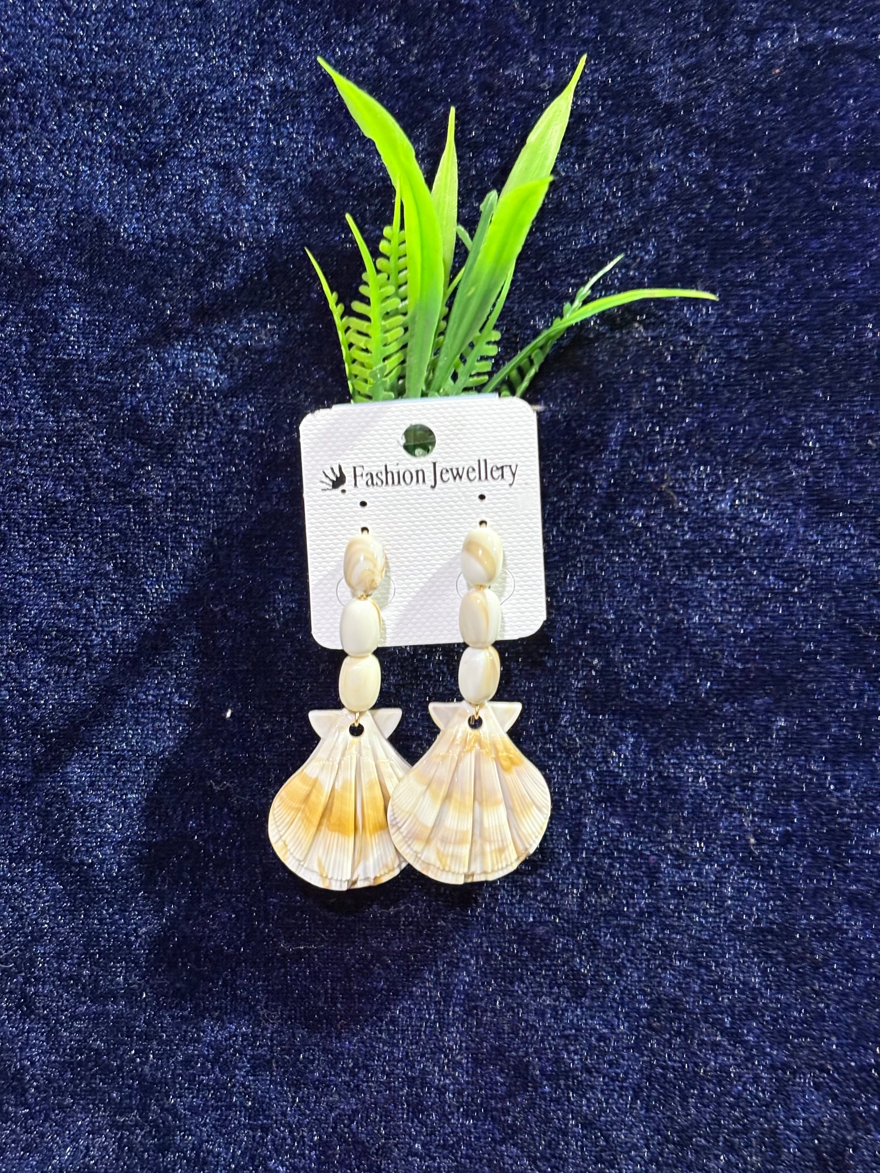 Beautiful see shall earrings