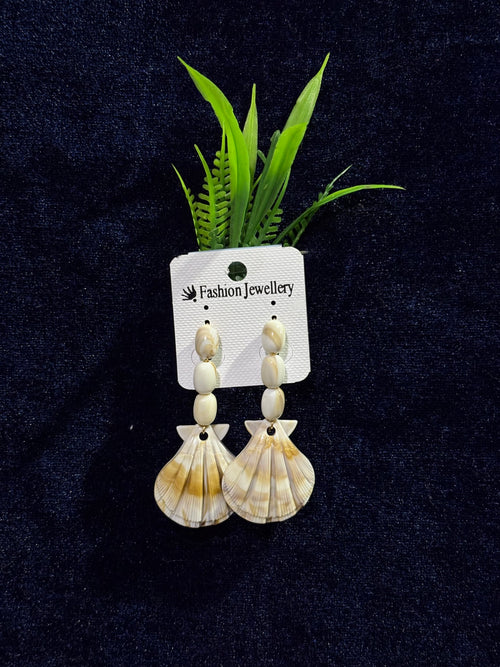 Beautiful see shall earrings